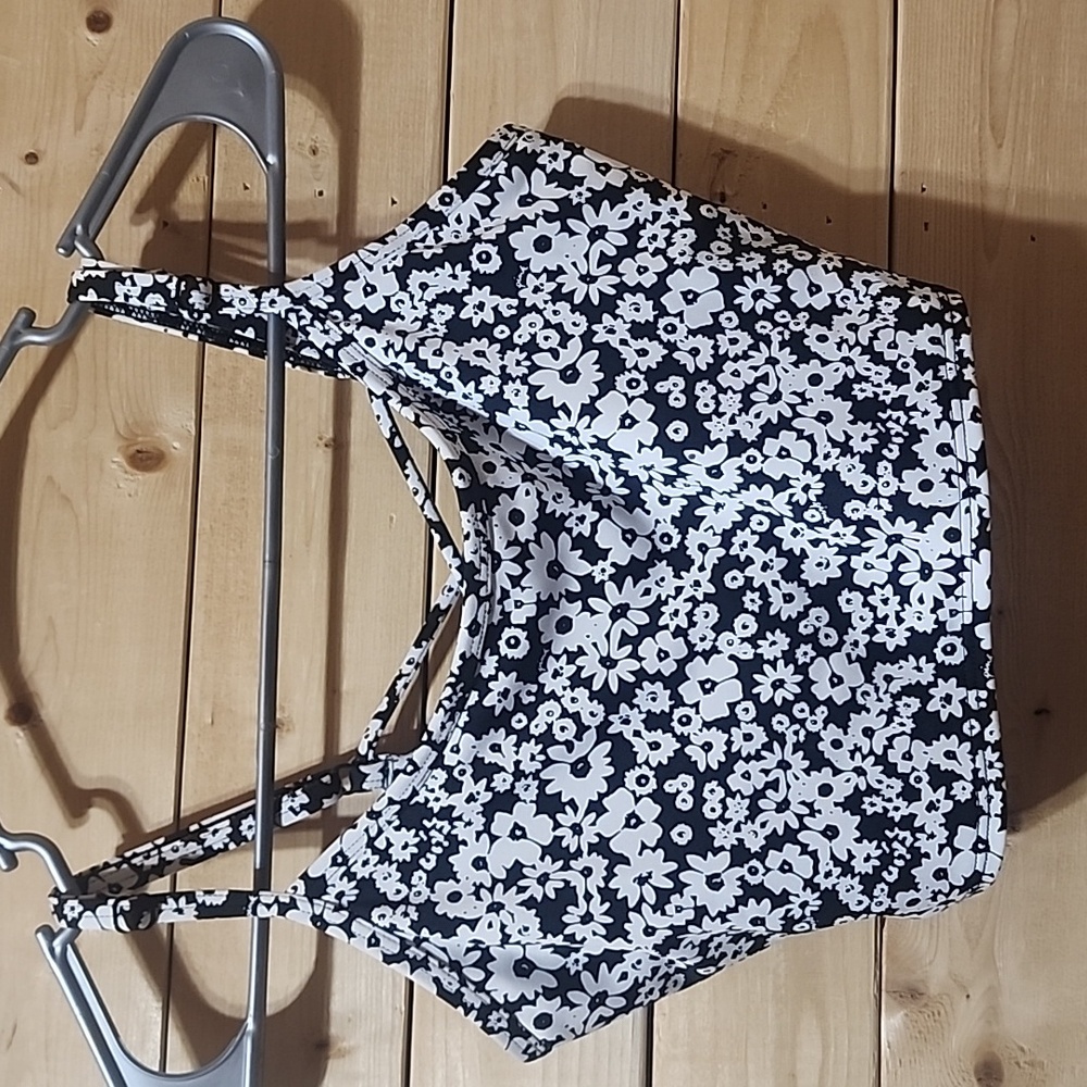 PINK Victoria's Secret Black and White Floral Tank Top Size Small NWOT